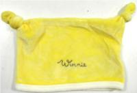 Žlutá sametová čepička s nápisem zn. Disney