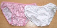 2x Bílo-růžové kalhotky s puntíky a srdíčky zn. Essentials