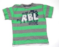 Zeleno-šedé pruhované tričko s nápisem zn. Rebel
