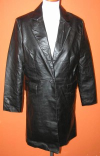 Dámský černý koženkový kabát