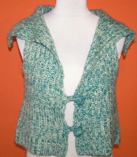 Dámská modro-béžová pletená vesta s límcem