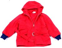 Červený přechodový kabát s kapucí a páskem