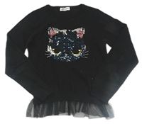 Černý svetr s překlápěcími flitry s kočičkou a tylovým volánkem zn. H&M