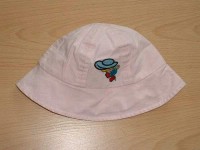 Růžový klobouček s obrázkem