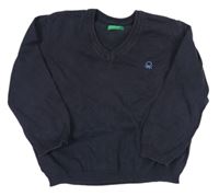 Tmavošedý lehký svetr s logem zn. Benetton