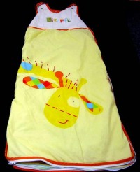 Žlutý plátěný zatepelný spací pytel s žirafkou zn. Mothercare