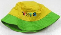 Žluto-zelený riflový klobouček s nápisem