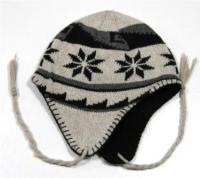 Béžovo-černo-šedá vzorovaná čepička s tkaničkami 