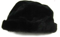 Černý sametový oteplený klobouček