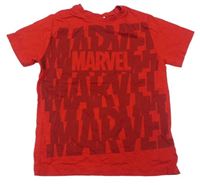 Červené tričko s nápisy zn. Marvel
