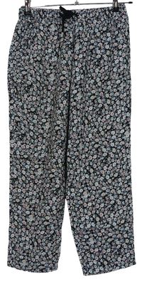 Dámské černé kytičkované volné crop kalhoty zn. New Look 