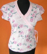 Dámské růžové tričko s květinovým vzorem
