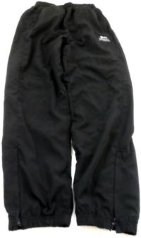Černé šusťákové kalhoty zn. Lonsdale 