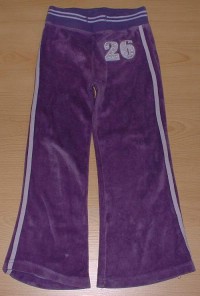 Fialové sametové kalhoty s číslem