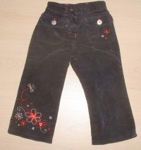 Černé sametové riflové kalhoty s kytičkami