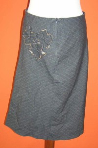Dámská modrá riflová sukně s hnědými proužky