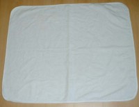 Bílá fleecová deka