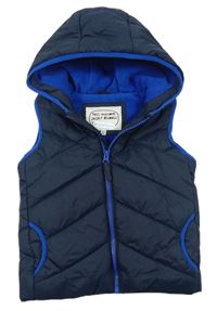 Tmavomodrá prošívaná šusťáková zateplená vesta s kapucí zn. M&S