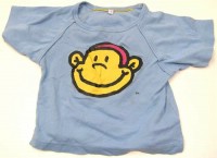 Modré tričko s opičkou