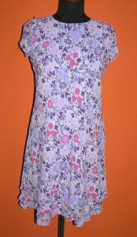 Dámské fialové šaty s fialovými  květy zn. Marks&Spencer