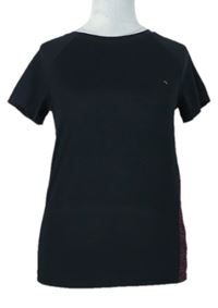 Dámské černo-vzorované sportovní tričko