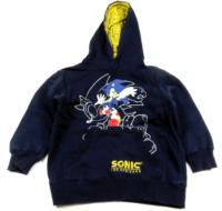 Tmavomodrá mikinka s kapucí a Sonicem 