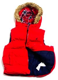 Červená šusťáková zateplená vesta s kapucí s chlupy zn. Yd.
