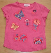 Růžové tričko s motýlky a kytičkami