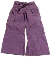 Fialové plátěné kalhoty s páskem a výšivkou 