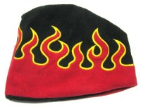 Červeno- černá fleecová čepička s plameny