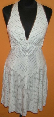 Dámské bílé šaty s puntíky