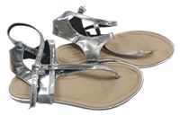 Dámské stříbrné páskové sandály/žabky zn. Bershka vel. 38