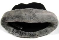 Černý fleecový klobouček s kožíškem zn. Bhs