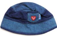 Modrý riflový klobouček s nášivkou 