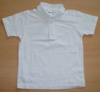 Bílé tričko s límečkem 