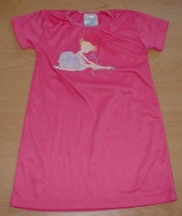 Růžová noční košilka s obrázkem 