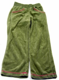 Zelené sametové kalhoty
