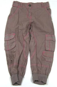 Hnědé plátěné 7/8 kalhoty s kytičkami zn. Adams