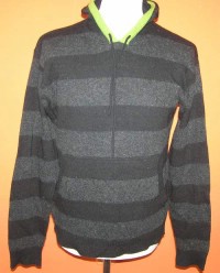 Dámský černo-šedý pruhovaný svetr s kapucí
