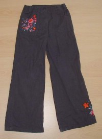 Černé riflové kalhoty s kytičkami zn. Mothercare