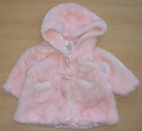 Růžový chlupatý kabátek s kapucí