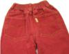 Červené riflové kalhoty