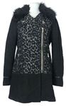 Dámský černo-vzorovaný vlněný kabát s kožíškem F&F