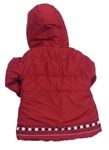 Tmavočervený šusťákový zimní kabát s vločkami a srdíčky a kapucí zn. Mothercare