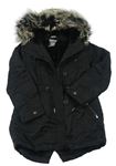 Černý šusťákový zimní kabát s kapucí s kožešinou Next